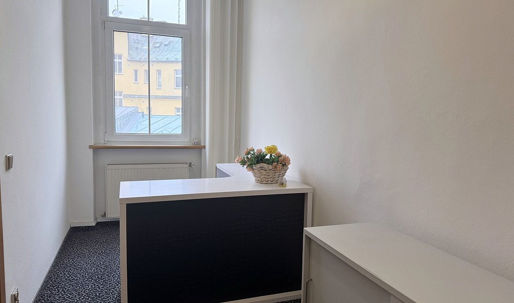 Pronájem kanceláře 12 m², Karlovy Vary – náhled fotky 4