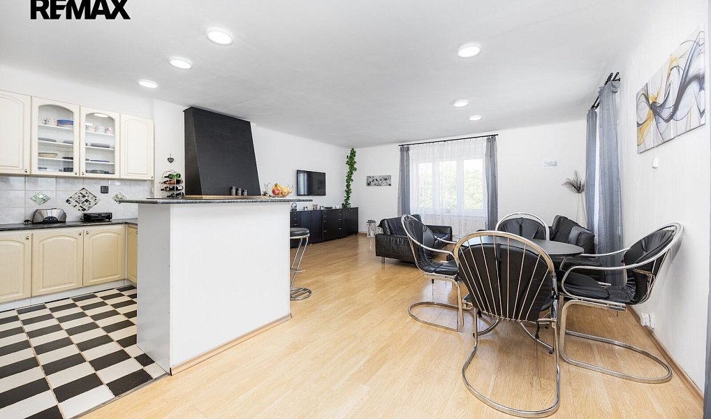 Prodej domu 246 m² s pozemkem 376 m², Praha – náhled fotky 6