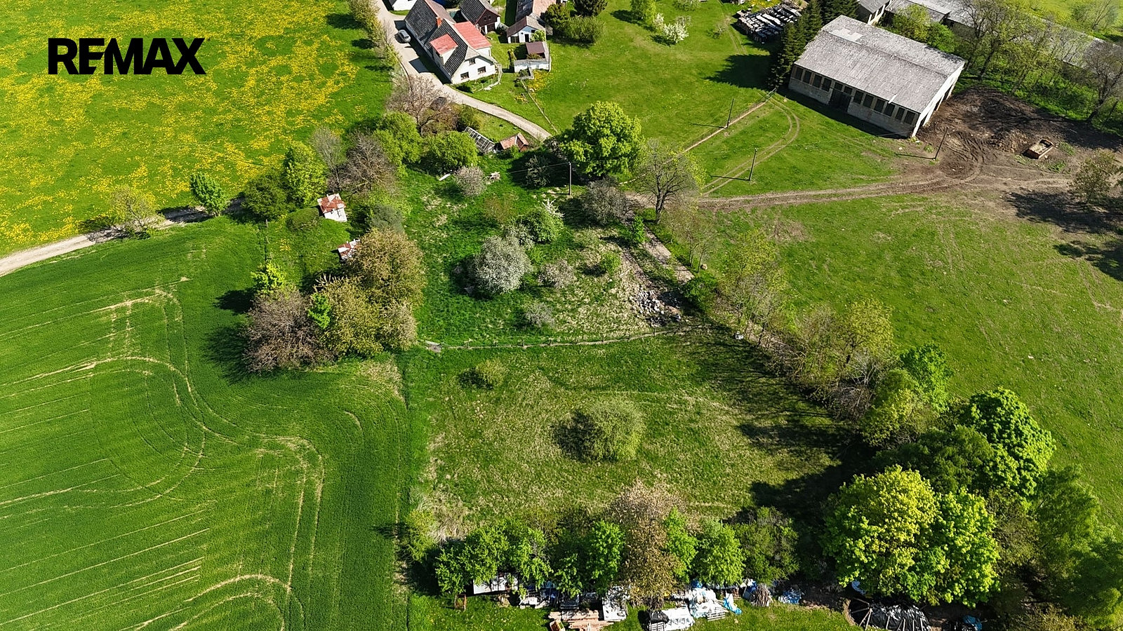 Prodej stavebního pozemku 1 098 m² – pohled 5