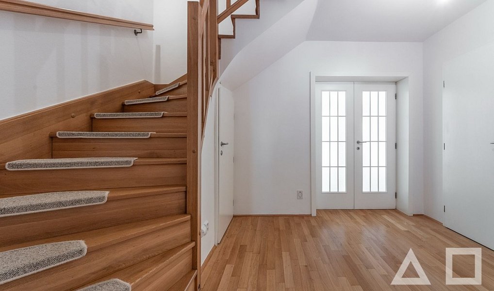 Prodej domu 240 m² s pozemkem 270 m², Praha – náhled fotky 36
