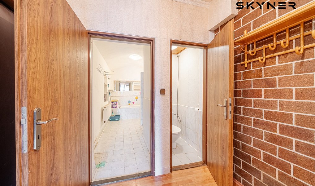 Prodej domu 300 m² s pozemkem 585 m², Chuderov – náhled fotky 23