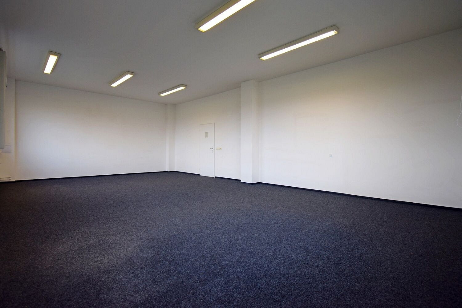Pronájem kanceláře 67 m² — photo 3