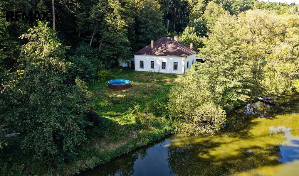 Prodej domu 210 m² s pozemkem 2 374 m², Stádlec – náhled fotky 4