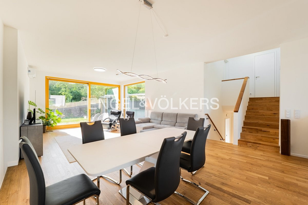 Pronájem domu 219 m² s pozemkem 341 m² – fotografie 3