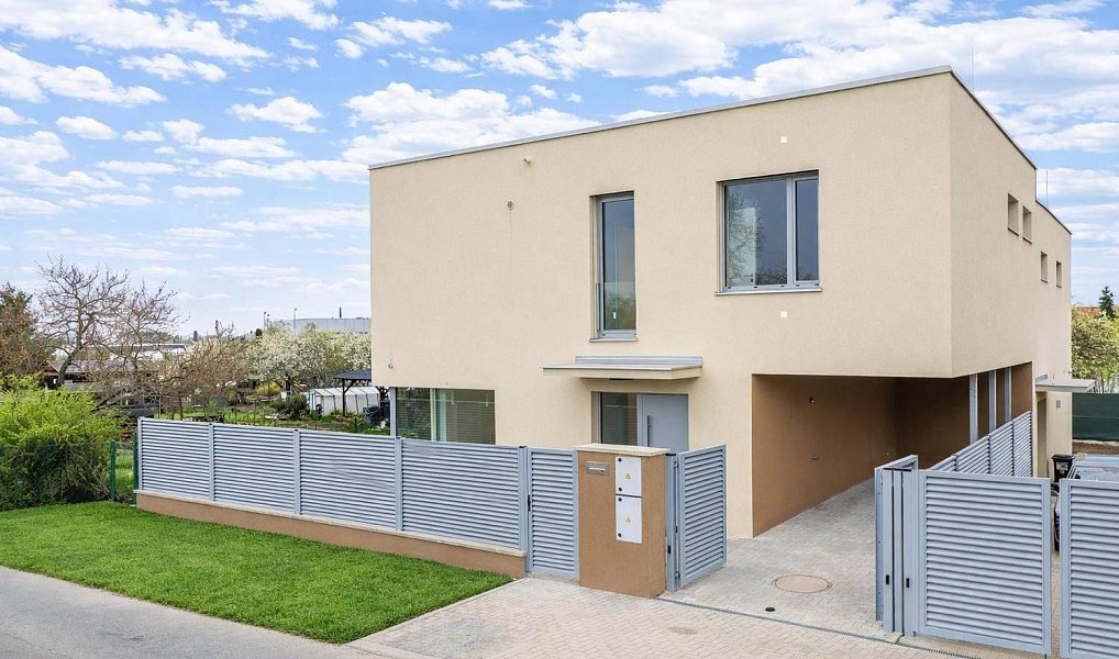 Prodej domu 126 m² s pozemkem 175 m², Praha – náhled fotky 3