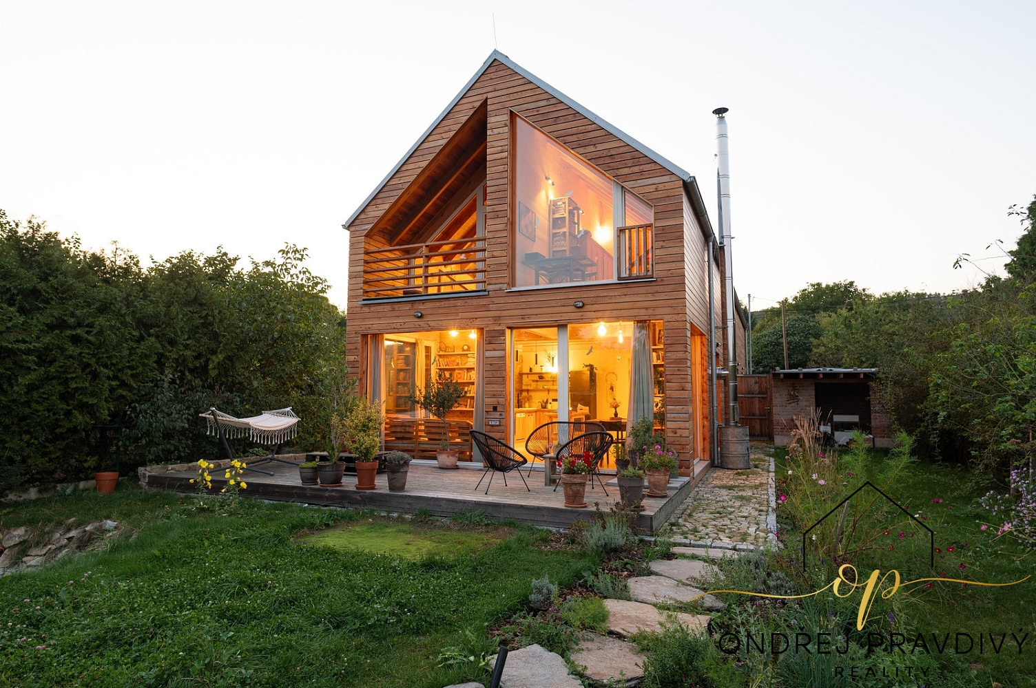Prodej domu 204 m² s pozemkem 599 m²
