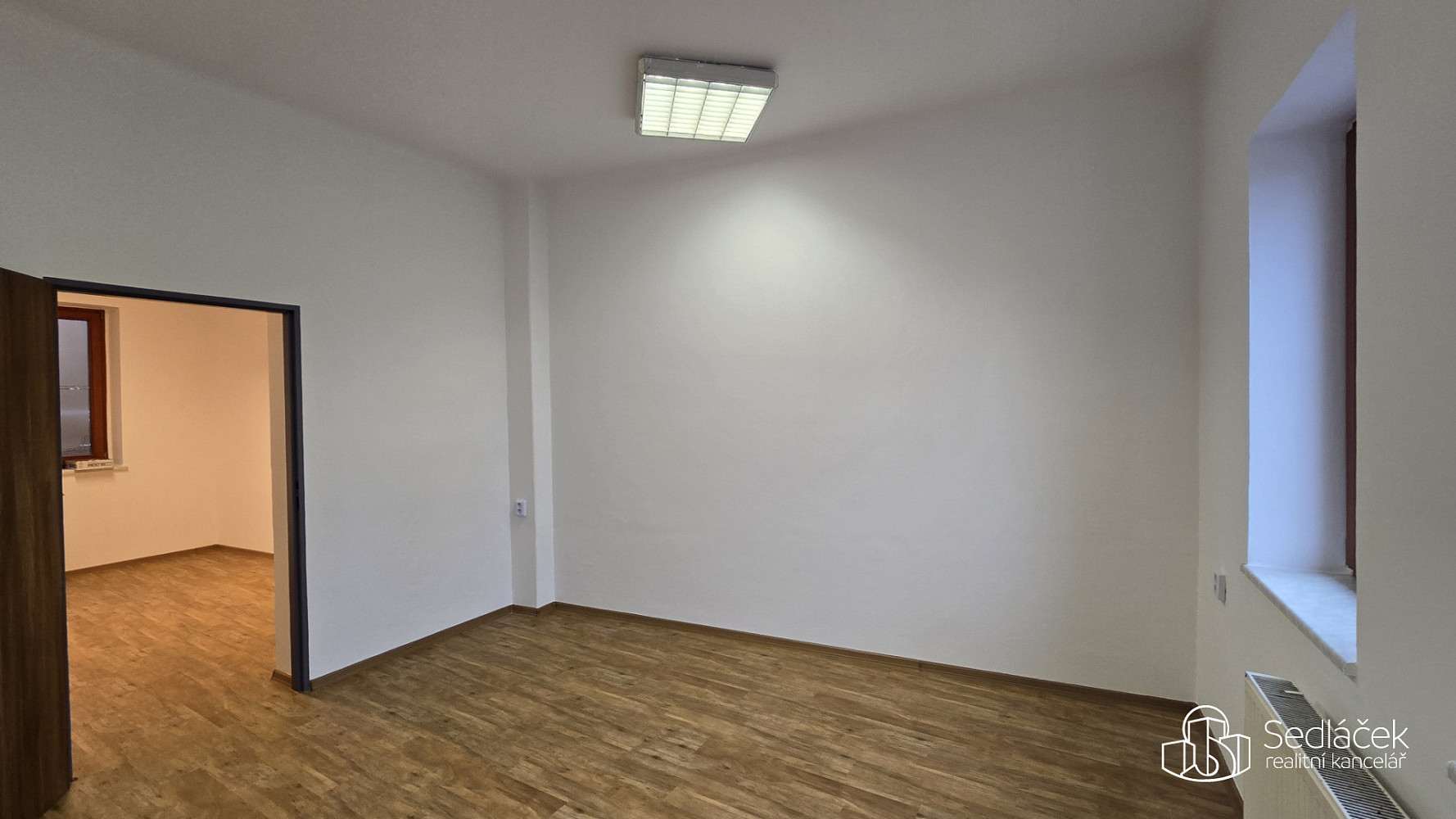 Pronájem kanceláře 25 m² – fotografie 2