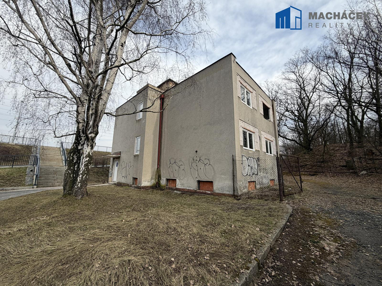 Prodej domu 273 m² s pozemkem 118 m²