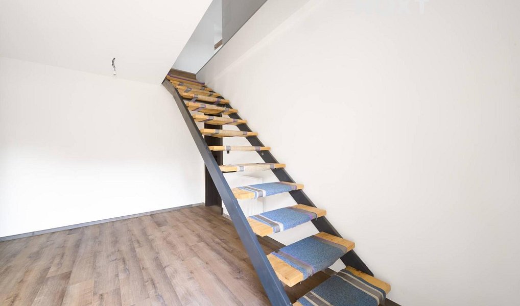 Prodej domu 164 m² s pozemkem 375 m², Srch – náhled fotky 17