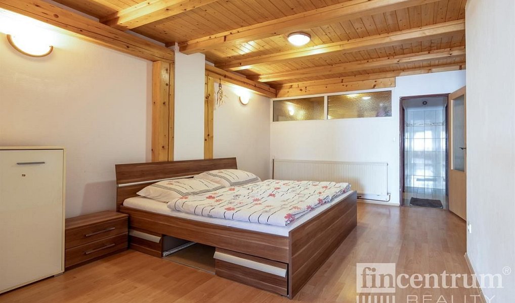 Prodej komerčního objektu (jiného typu) 1 698 m², Křenice – náhled fotky 9