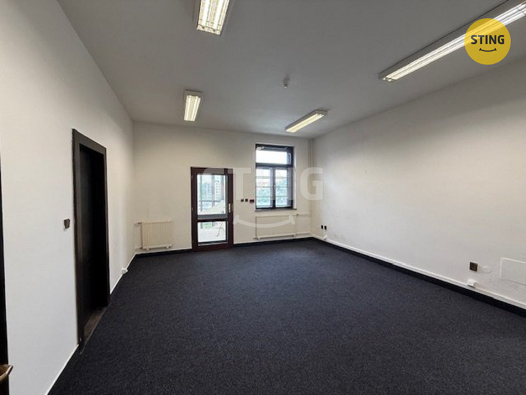 Pronájem kanceláře 24 m² — photo 2