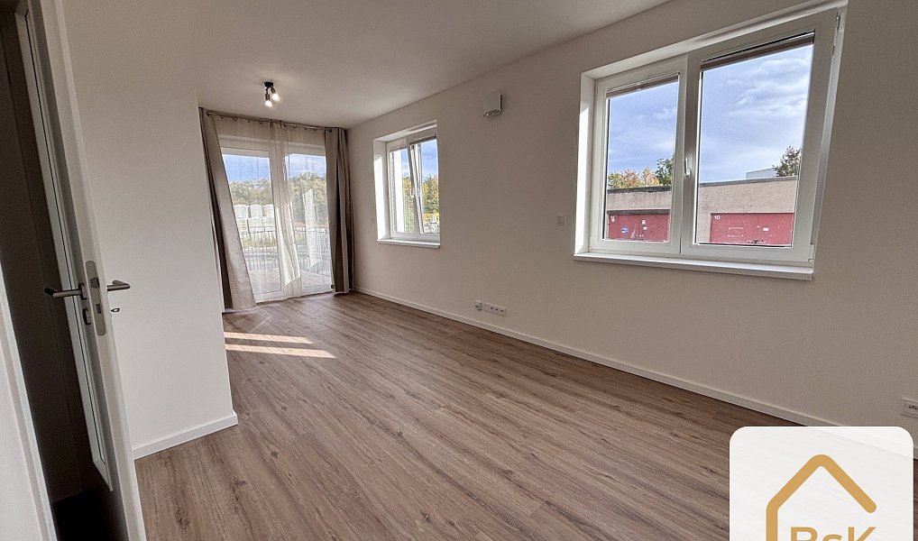 Pronájem bytu 1+kk 32 m², Praha – náhled fotky 7