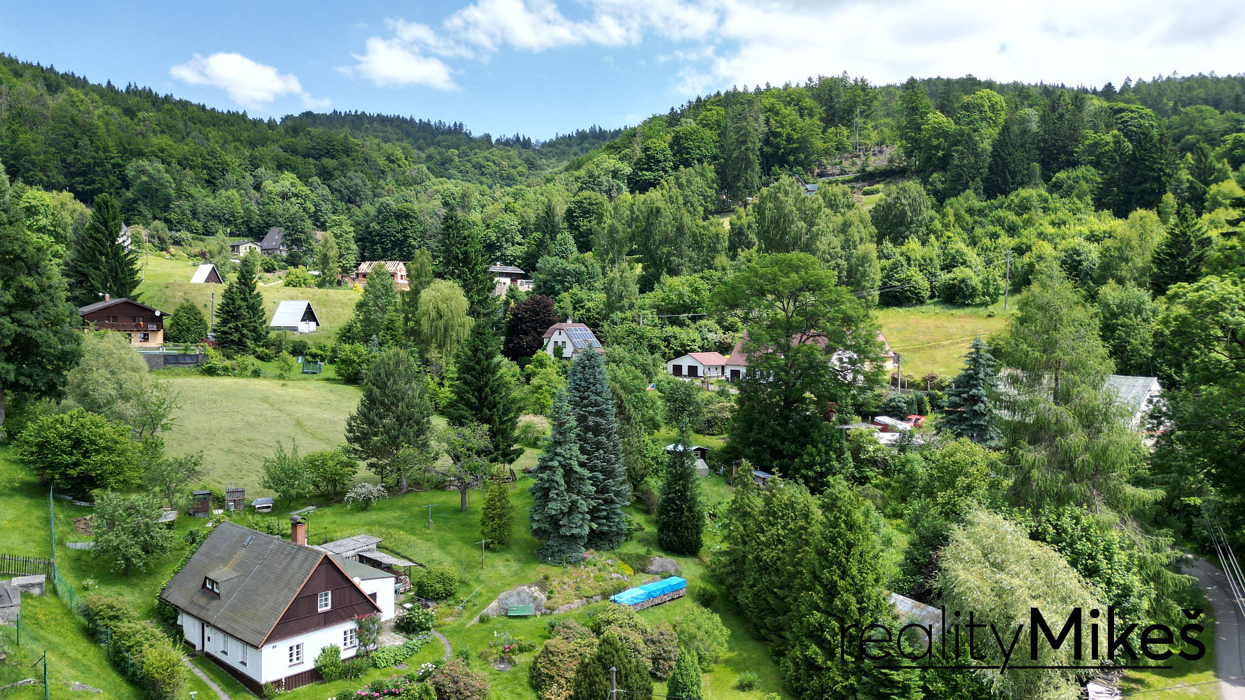 Prodej stavebního pozemku 1400 m² – další
