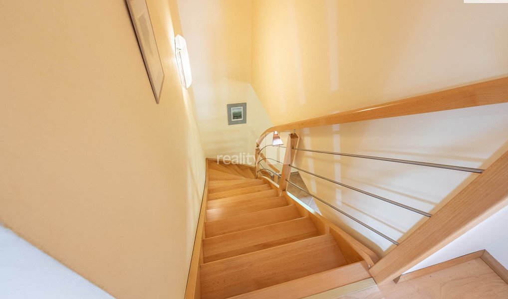 Prodej domu 200 m² s pozemkem 1 008 m², Kamenice – náhled fotky 27