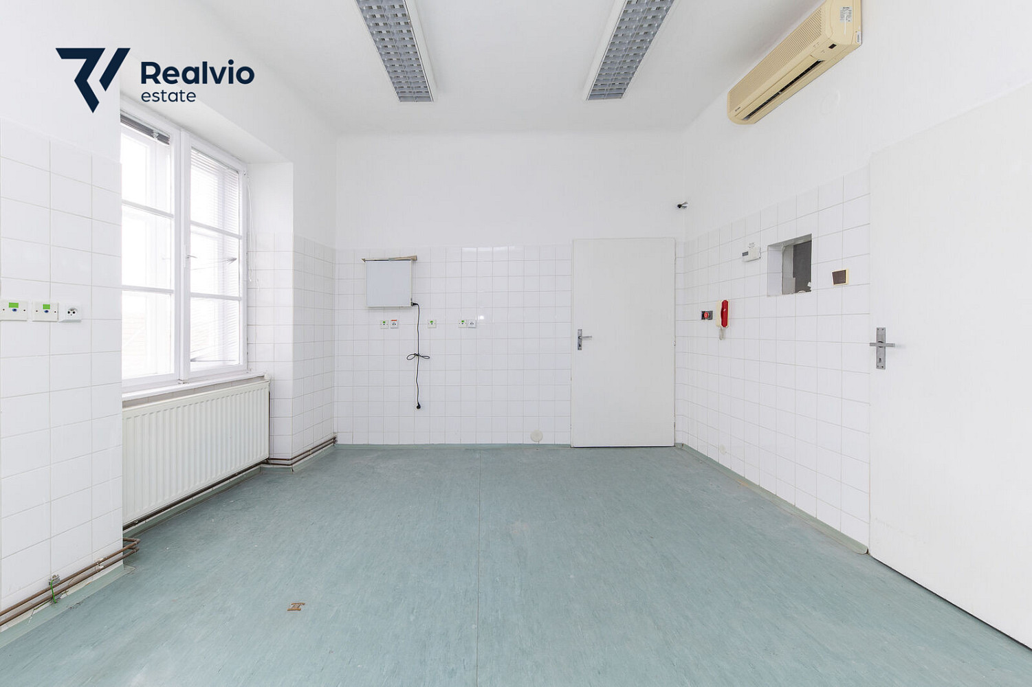 Pronájem obchodních prostor 70 m² – fotografie 3
