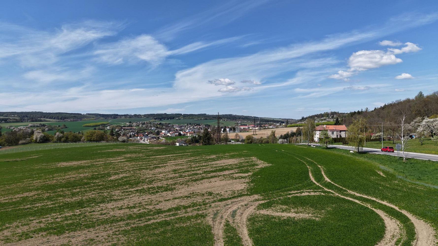 Prodej stavebního pozemku 3 021 m² – fotografie 3
