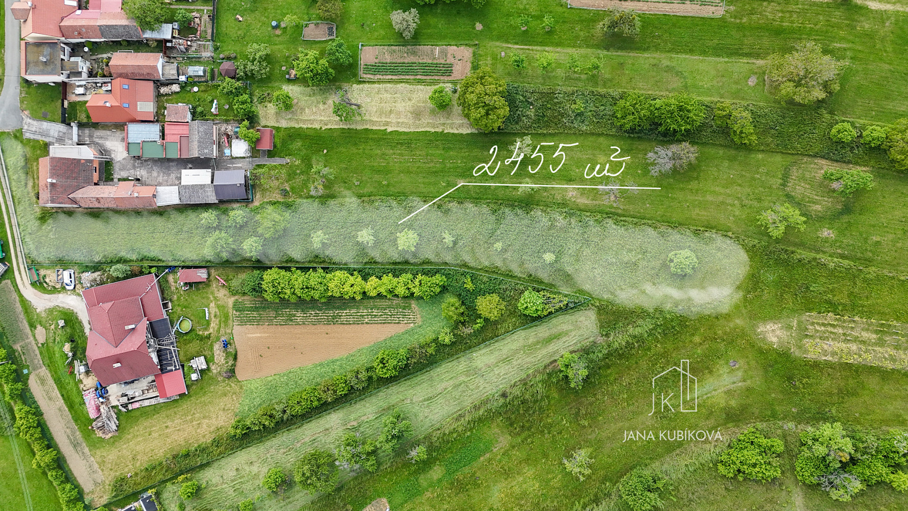 Prodej stavebního pozemku 2 455 m²