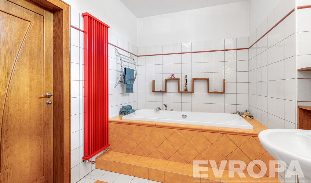 Prodej domu 375 m² s pozemkem 772 m², Nové Město na Moravě – náhled fotky 16