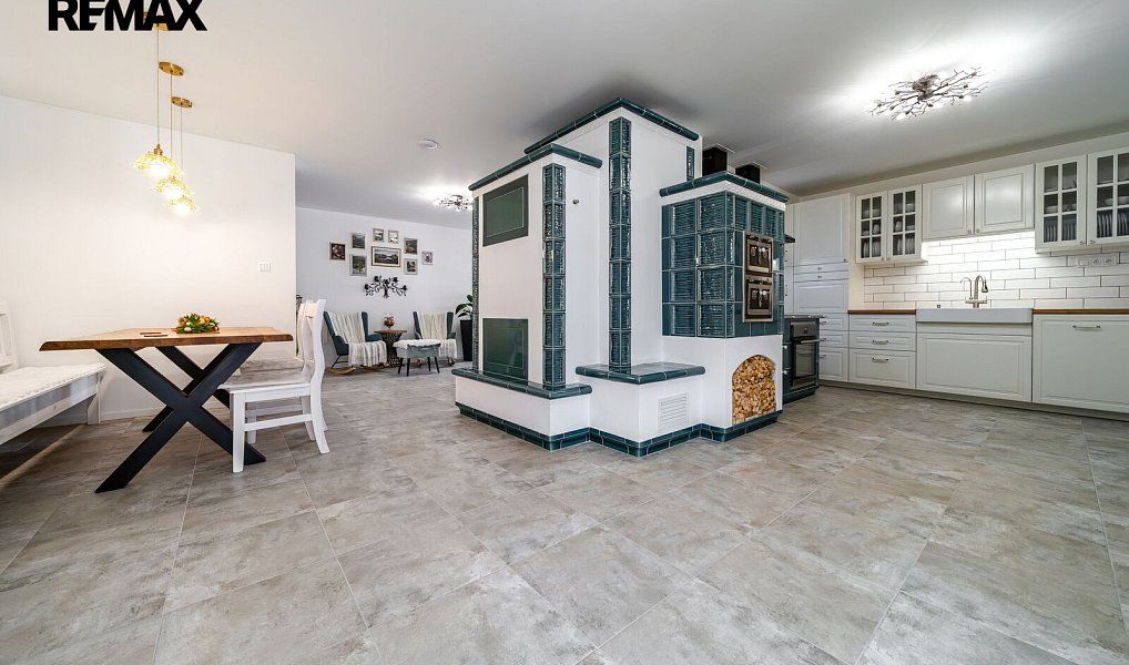 Prodej domu 428 m² s pozemkem 891 m², Chvalatice – náhled fotky 4
