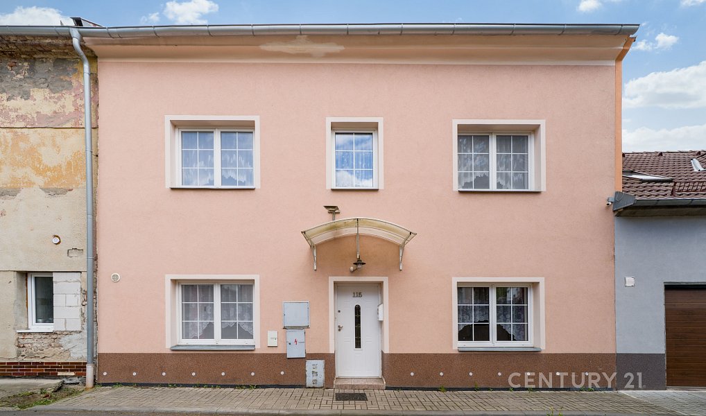 Prodej domu 241 m² s pozemkem 428 m², Chlumec – náhled fotky 3