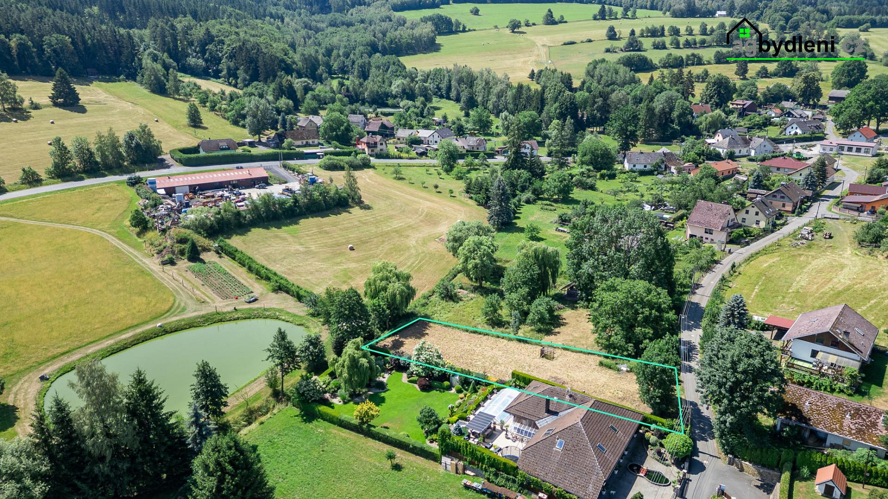 Prodej stavebního pozemku 1 205 m²