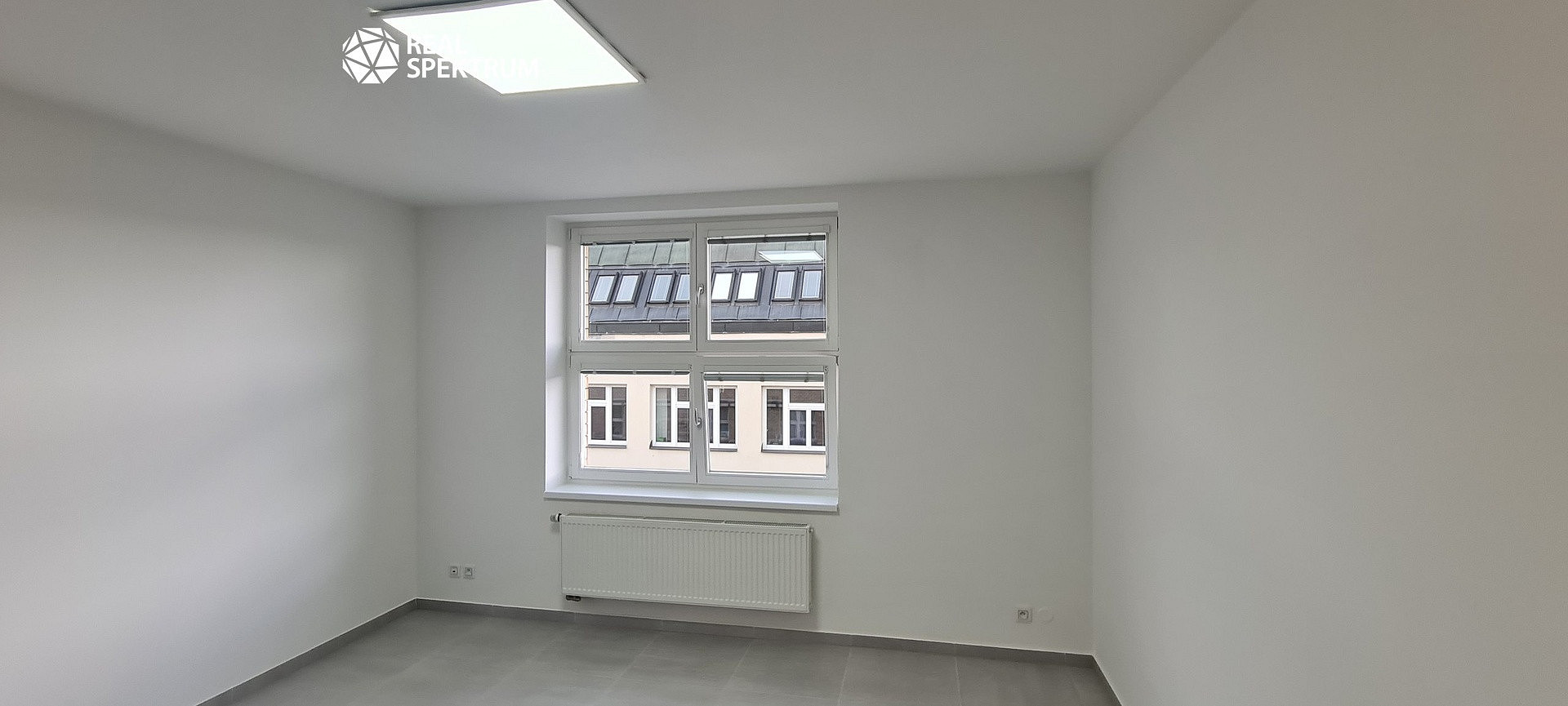 Pronájem bytu 1+kk 28 m² — photo 3
