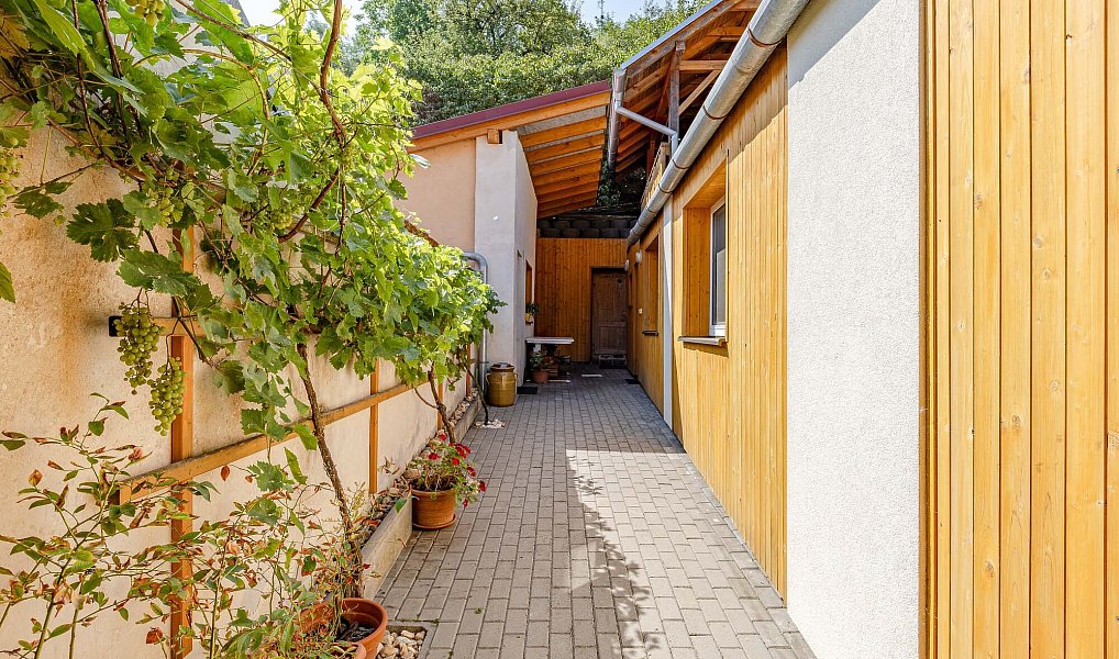 Prodej domu 70 m² s pozemkem 642 m², Ivančice – náhled fotky 2