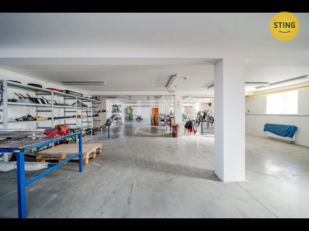 Pronájem skladovacích prostor 220 m² – pohled 2