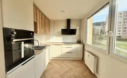 Pronájem bytu 2+1 63 m², Jizerská, Ústí nad Labem - Severní Terasa