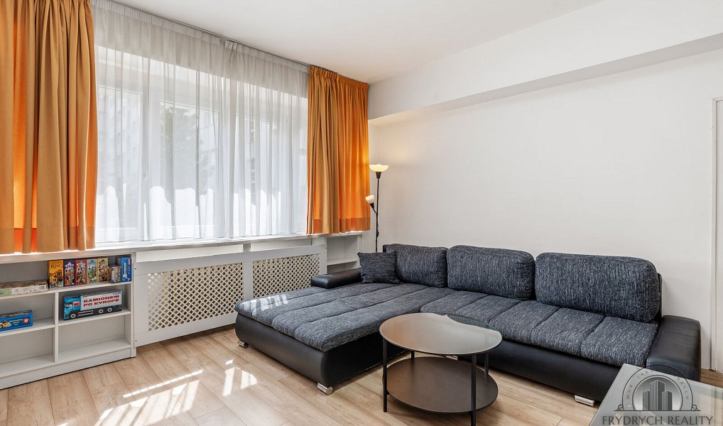 Prodej bytu 3+1 75 m², Praha – náhled fotky 2