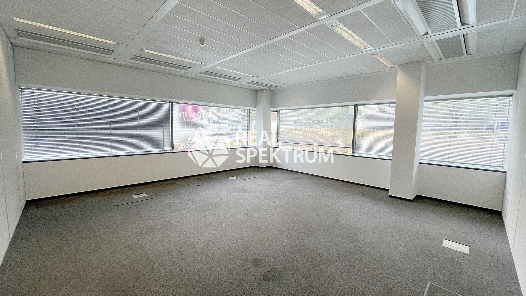 Pronájem kanceláře 240 m², Brno