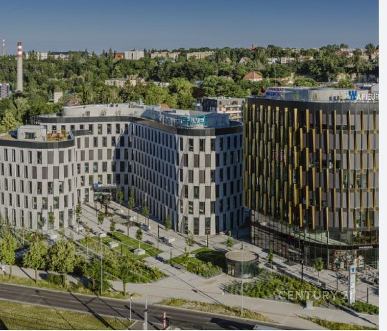 Pronájem kanceláře 518 m²