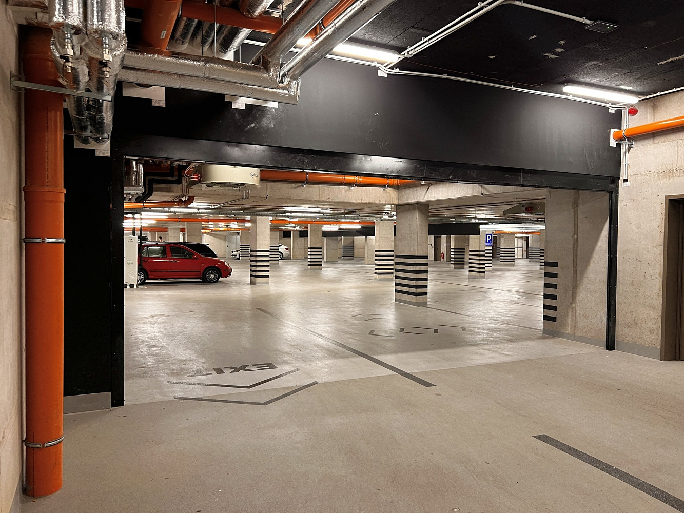 Parkovací místa v podzemní garáži rezidence pekárenský dvůr — photo 4