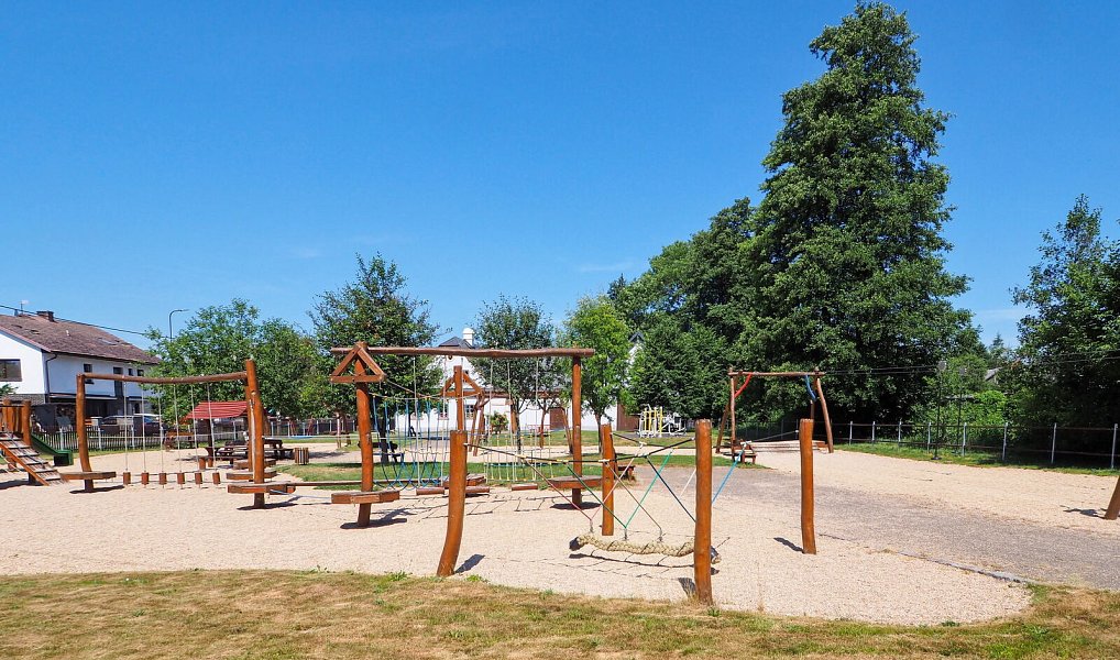 Prodej stavebního pozemku 3 735 m², Rudoltice – náhled fotky 35
