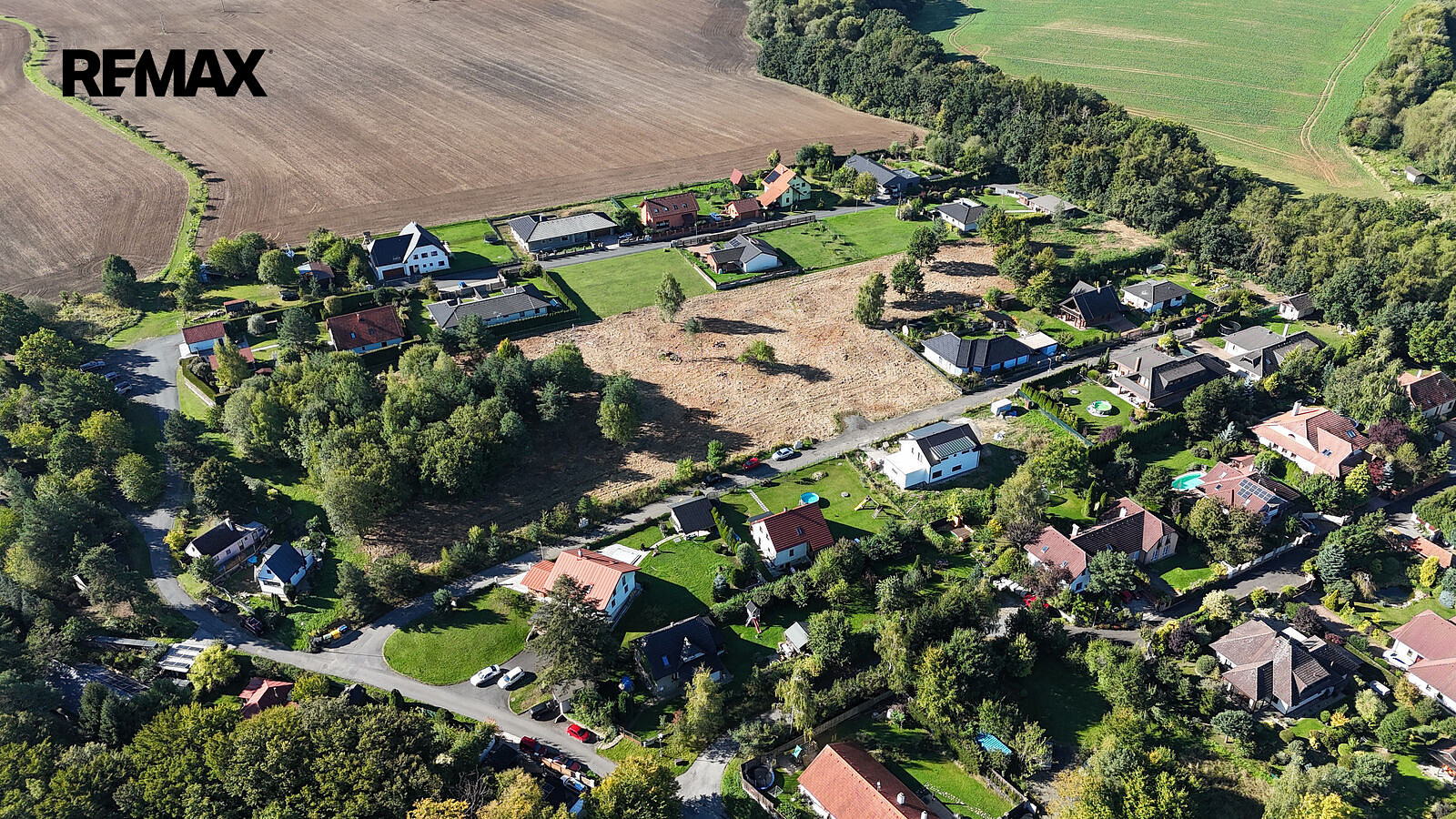 Prodej stavebního pozemku 1 000 m² – fotografie 5