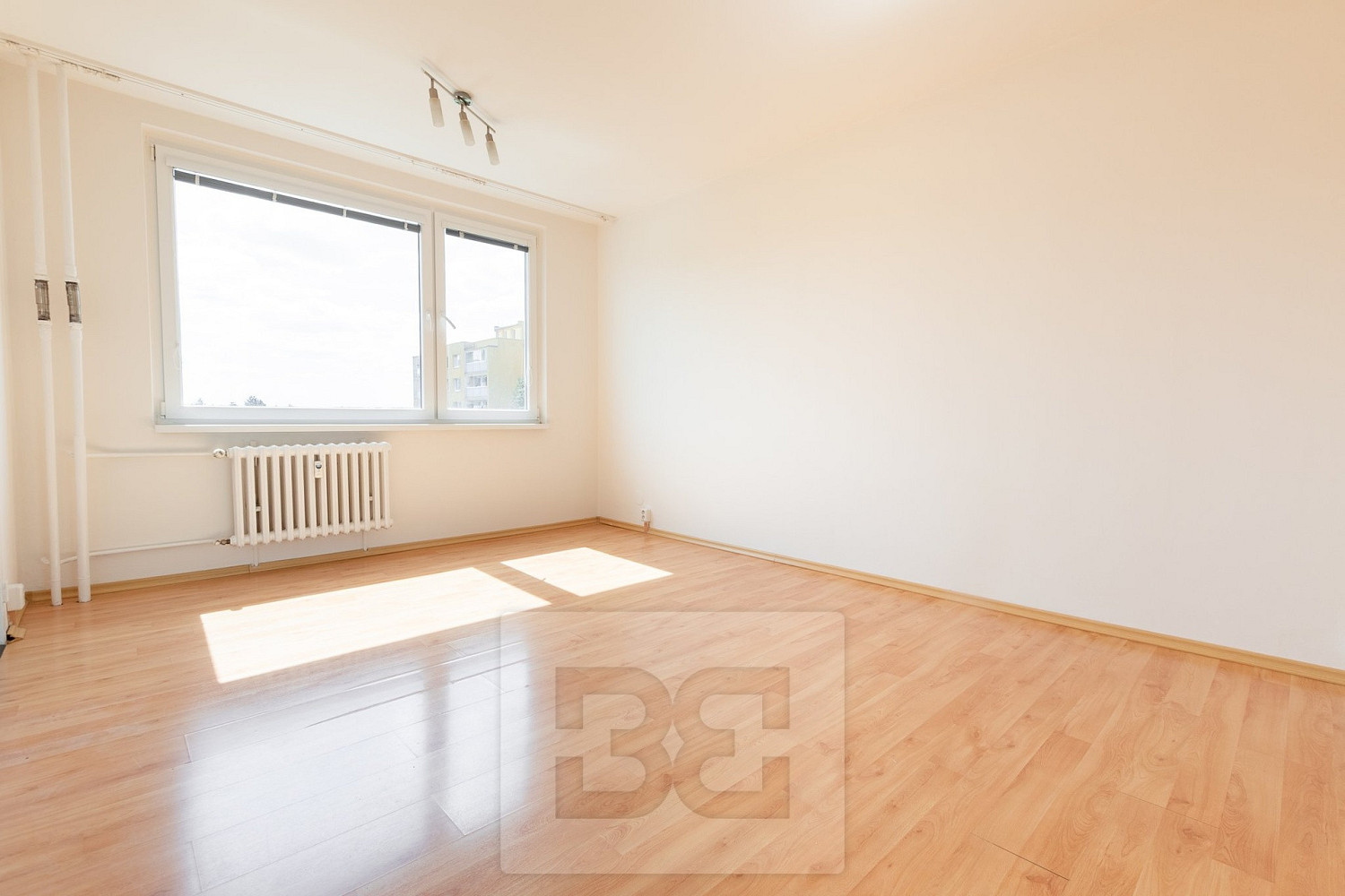 Pronájem bytu 1+kk 29 m² – fotografie 4