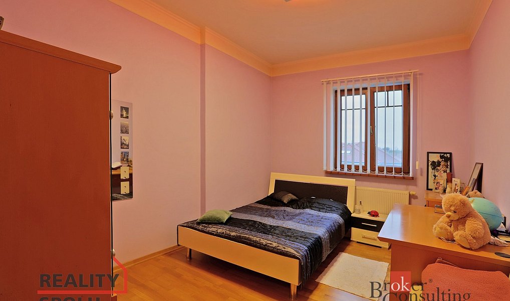 Prodej domu 550 m² s pozemkem 1 400 m², Nová Role – náhled fotky 23