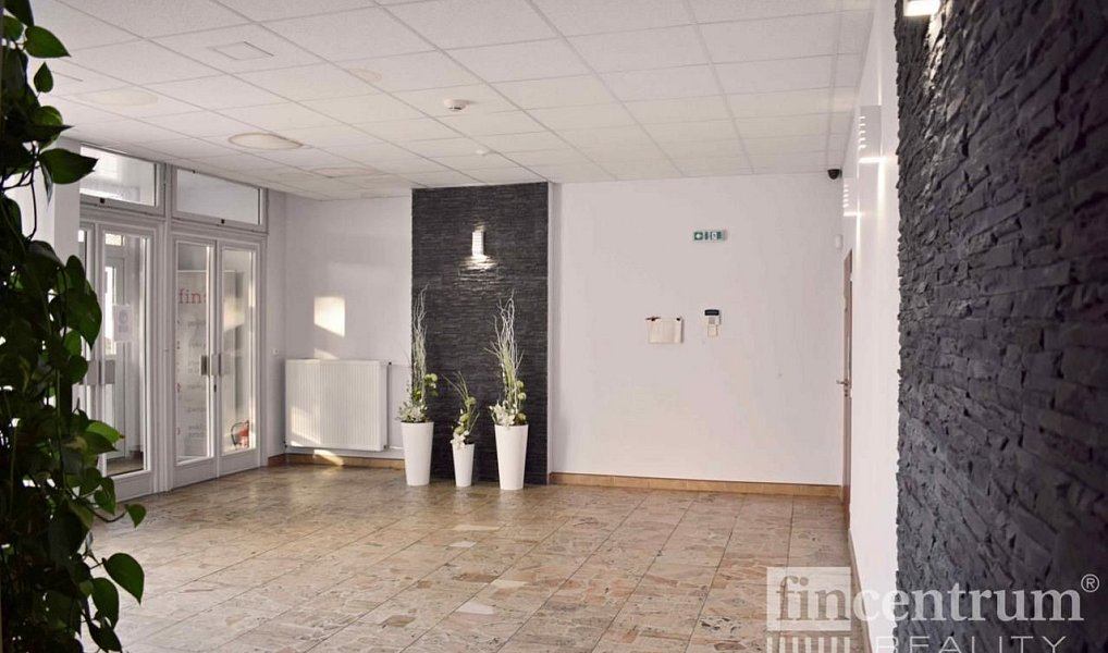 Pronájem kanceláře 36 m², Hodonín – náhled fotky 2
