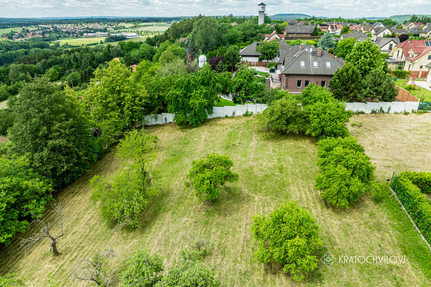 Prodej stavebního pozemku 947 m² – pohled 4