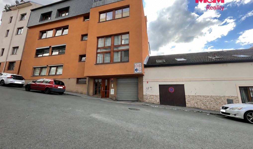 Prodej garážového stání, 11 m2, Praha 5 - Košíře, ul. Tůmova, Praha – náhled fotky 2