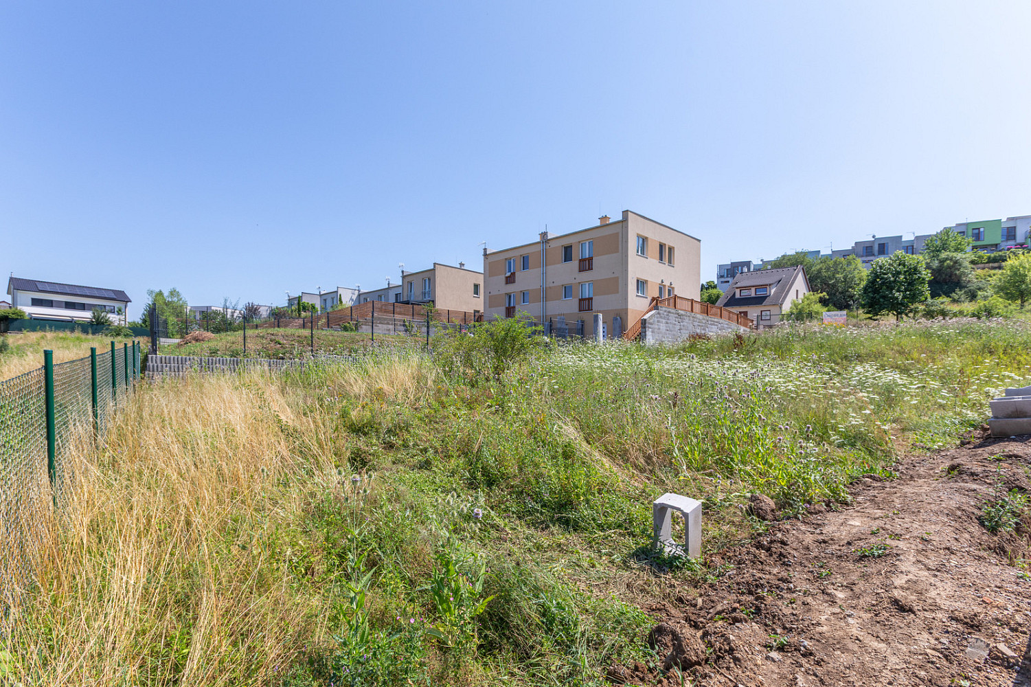 Prodej stavebního pozemku 832 m² – fotografie 4