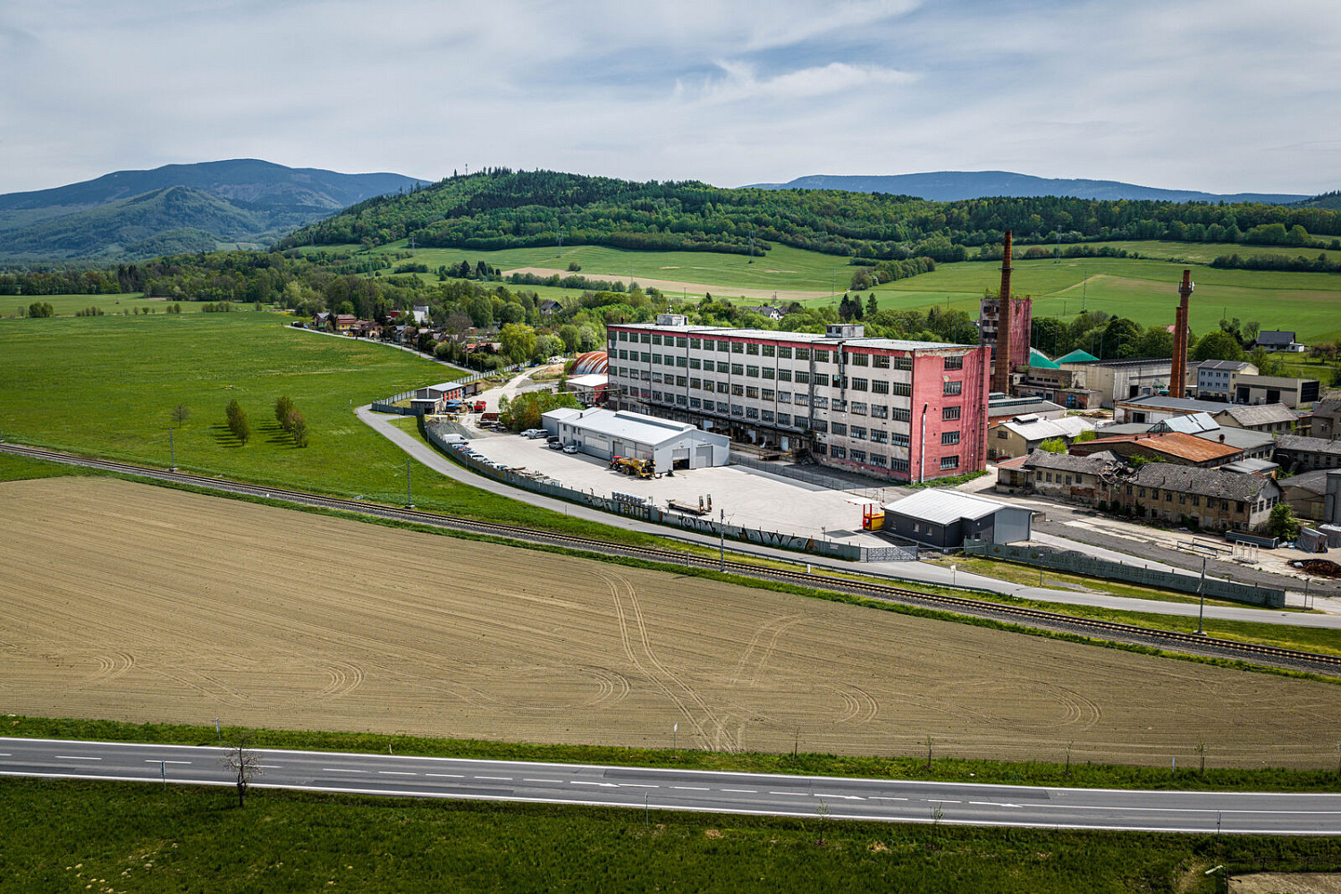 Pronájem skladovacích prostor 2 300 m² – fotografie 2