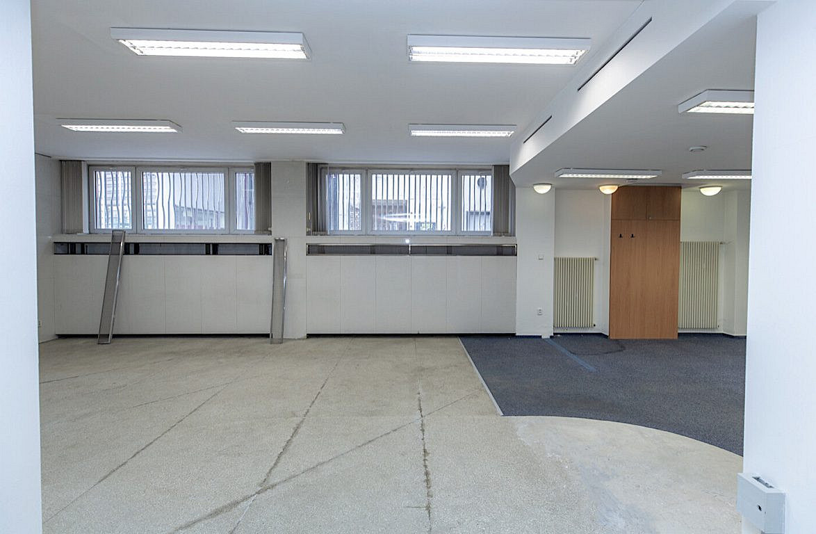 Pronájem obchodních prostor 119 m² – fotografie 3