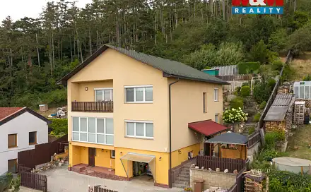 Prodej domu 210 m² s pozemkem 1 049 m², Na Stráni, Králův Dvůr - Zahořany, okres Beroun