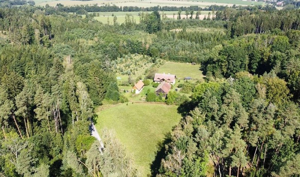 Prodej domu 229 m² s pozemkem 9 487 m², Boháňka – náhled fotky 2