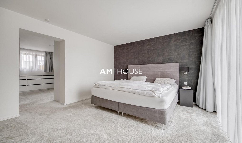 Pronájem domu 220 m² s pozemkem 270 m², Praha – náhled fotky 16