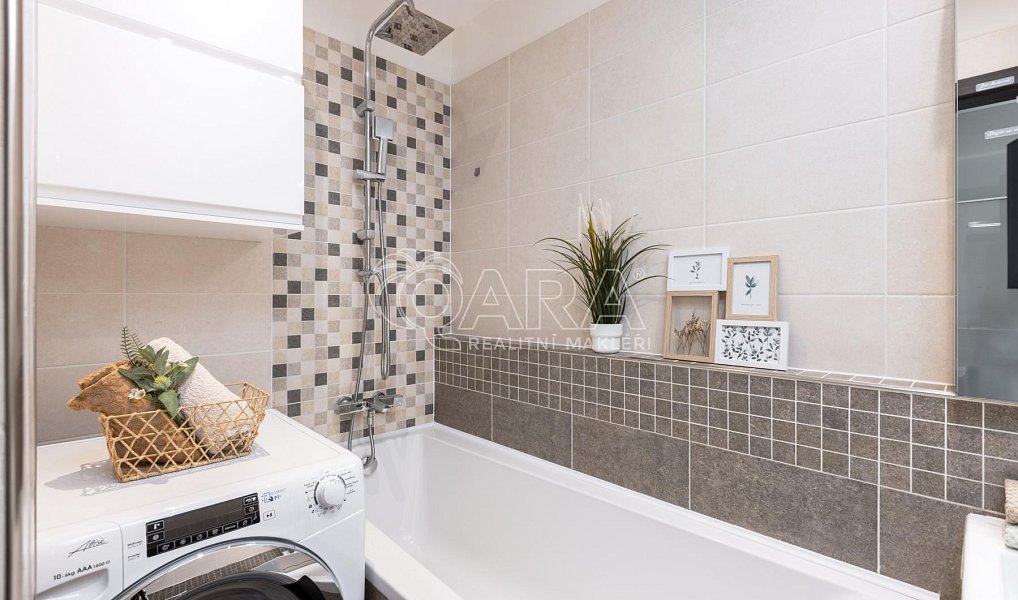 Prodej bytu 2+1 88 m², Praha – náhled fotky 21