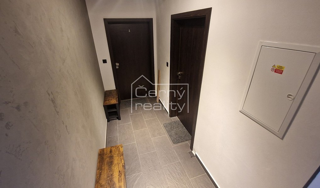 Pronájem bytu 1+kk 50 m², Jičín – náhled fotky 6