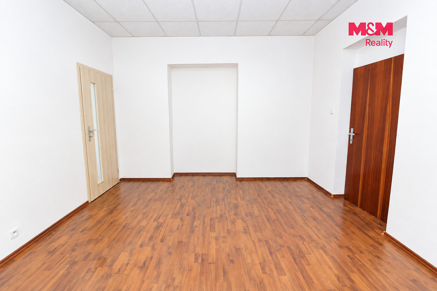 Pronájem kanceláře 56 m² – fotografie 3