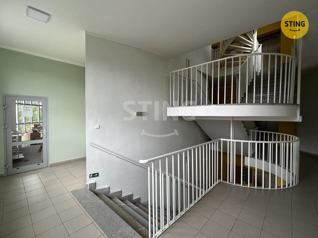 Pronájem kanceláře 830 m² – fotografie 5